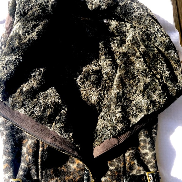 Miss Me vest. Small . Leopard print. - Picture 5 of 6